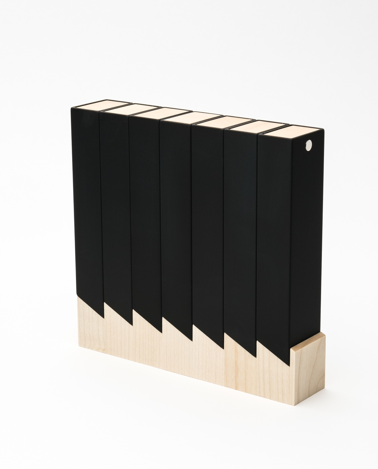 Monolith 4 Pillbox Week Black Maple - Image 3