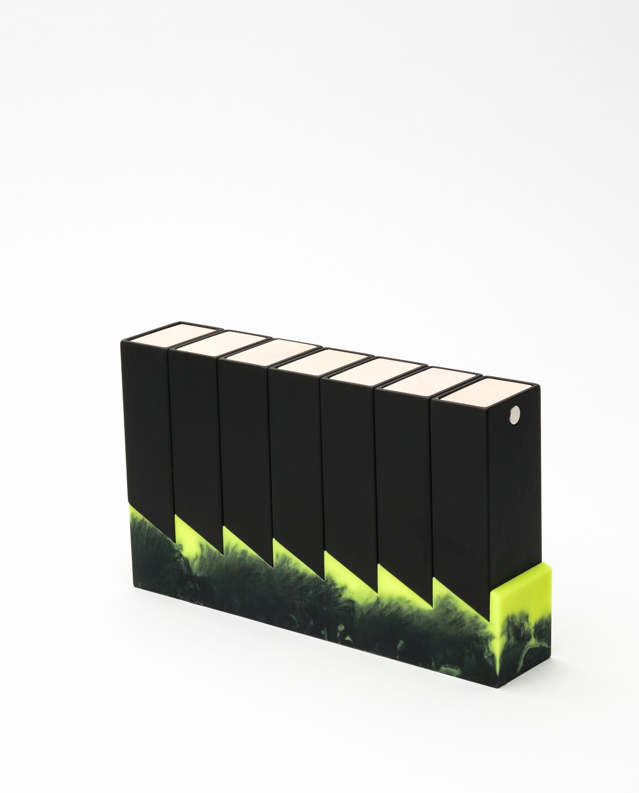Monolith 2 Pillendose Woche Sonderedition Schwarz, Gelb – Bild 2