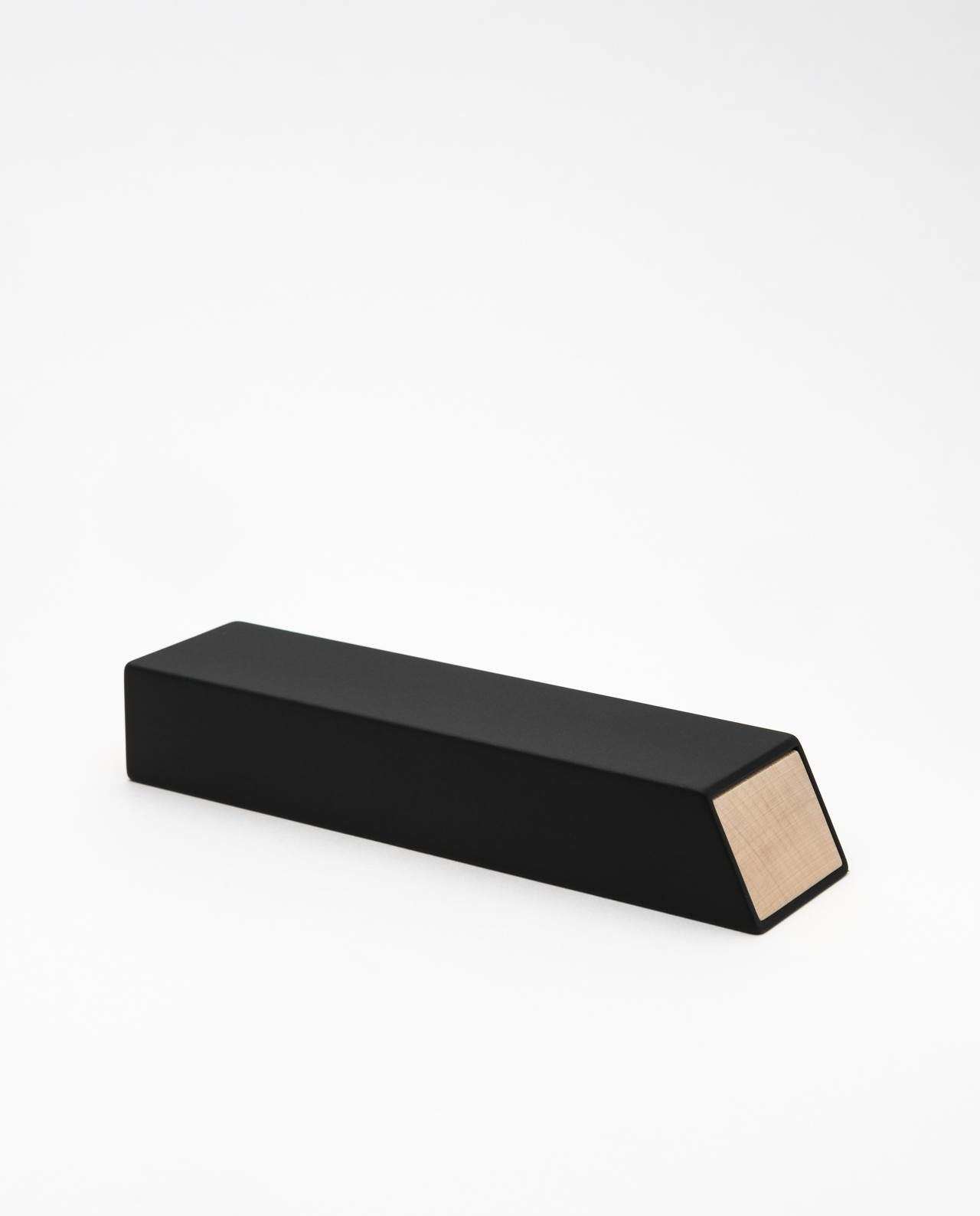 Monolith L pillbox in black, maple - Image 3