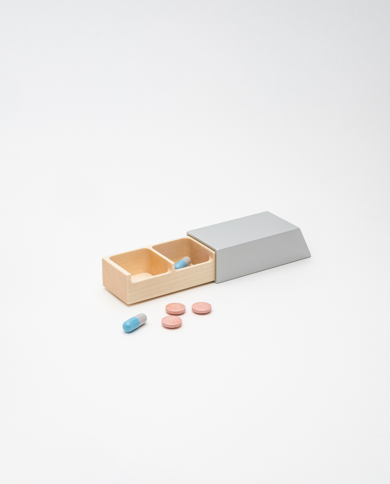 Monolit 2 Pillendose Woche Silber, Ahorn – Bild 5