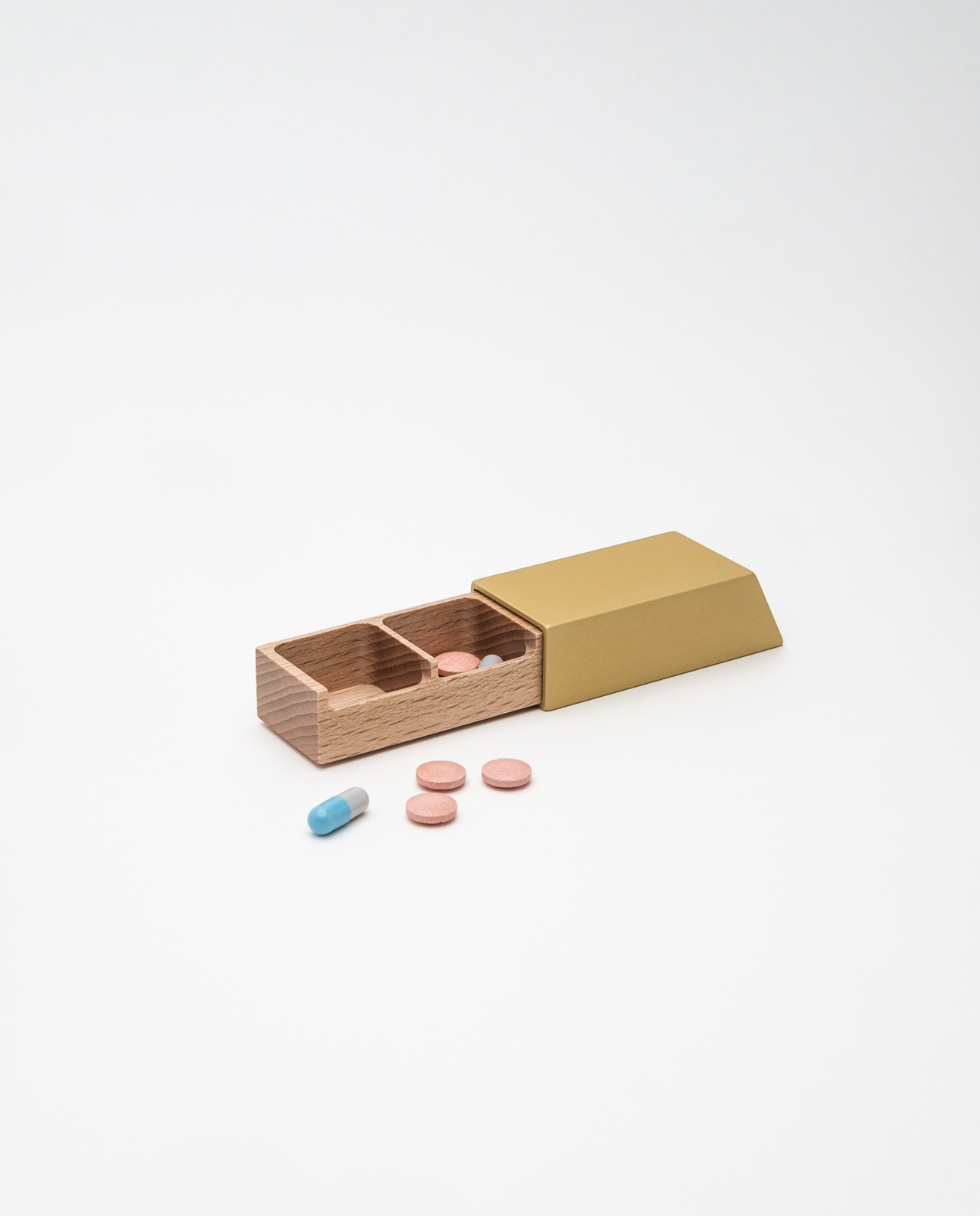 Monolith 2 Pillendose Woche Gold, Buche – Bild 3