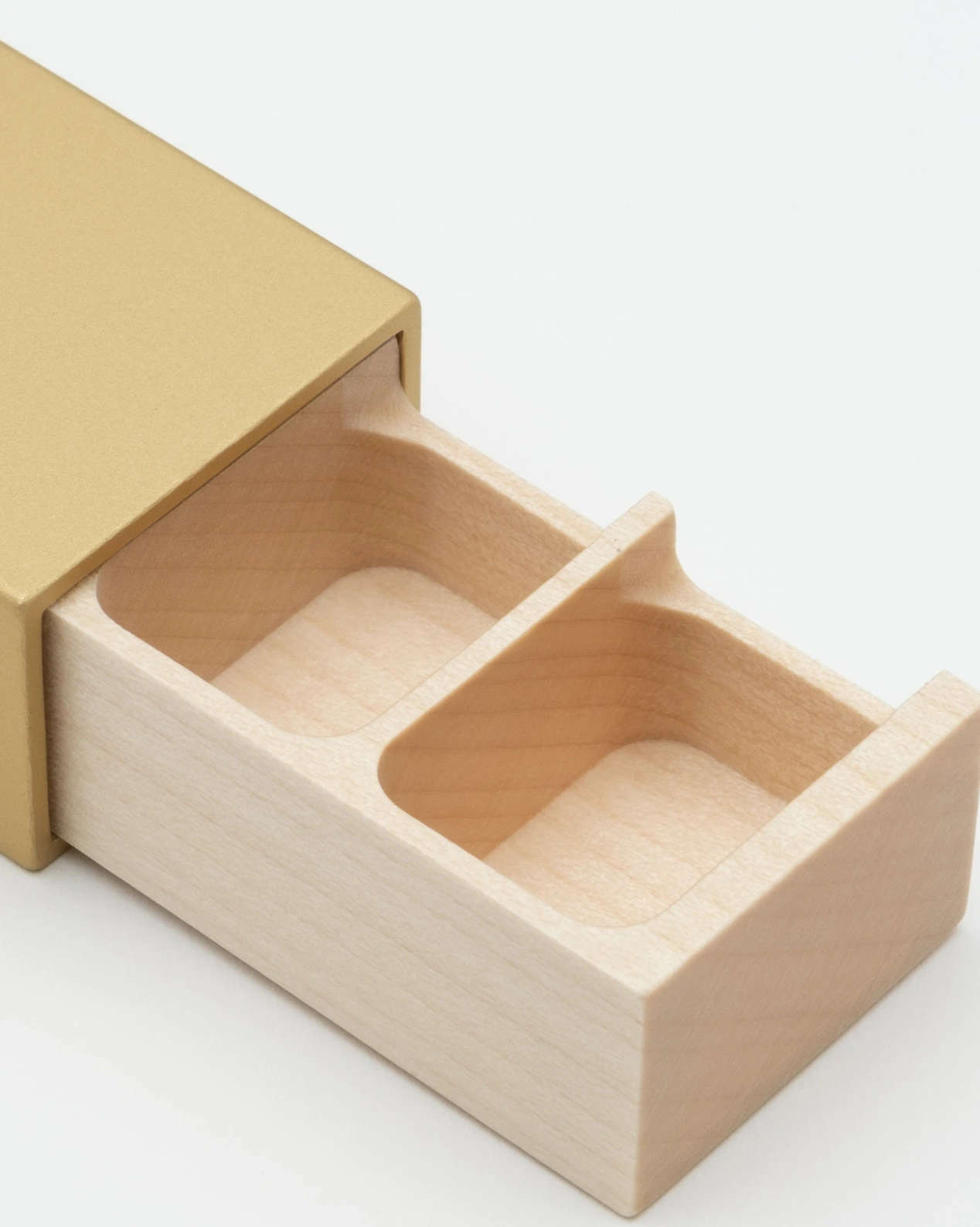 Monolith L pillbox in gold, maple - Image 2