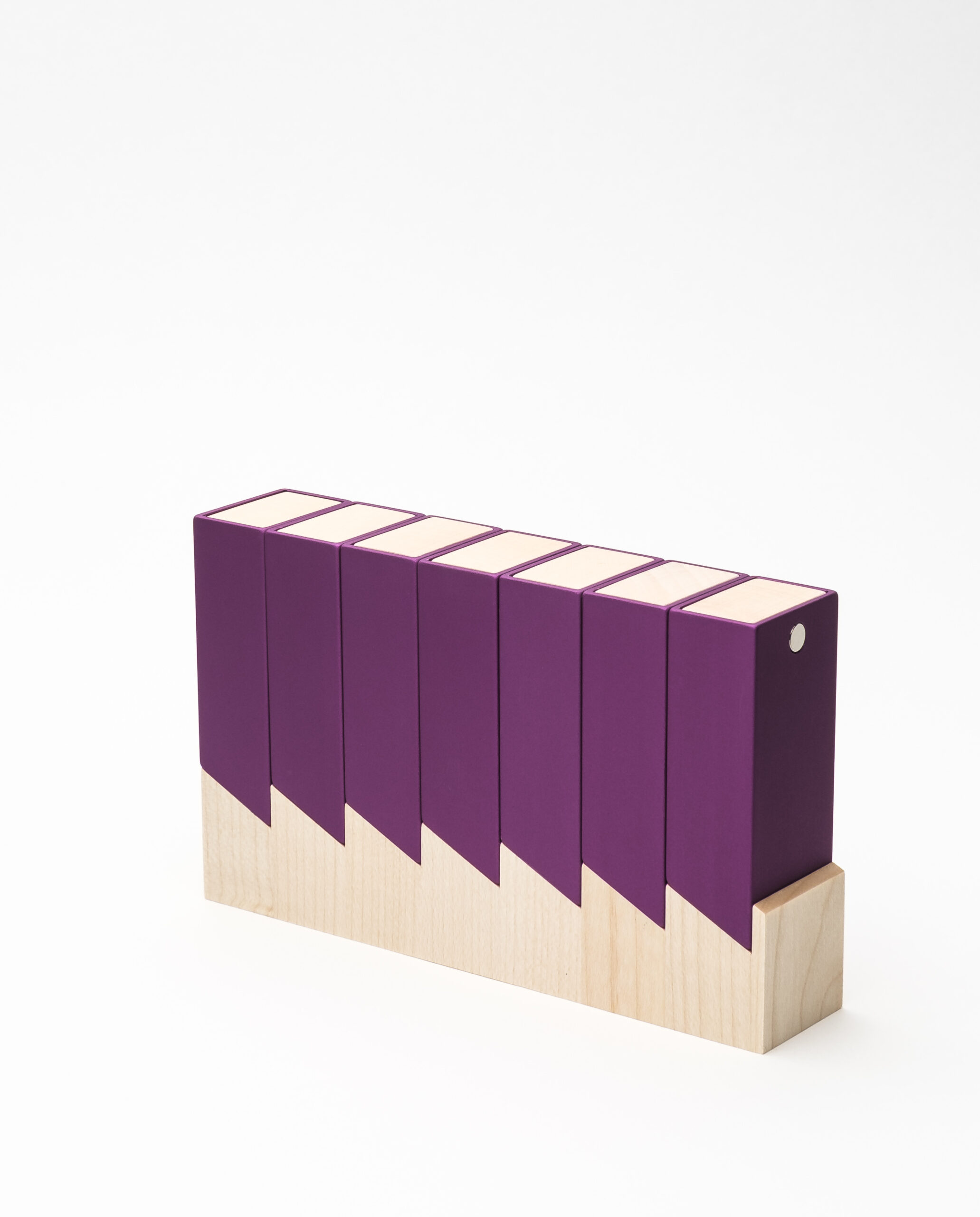 Monolith 2 Pillendose Woche Lila, Ahorn – Bild 3