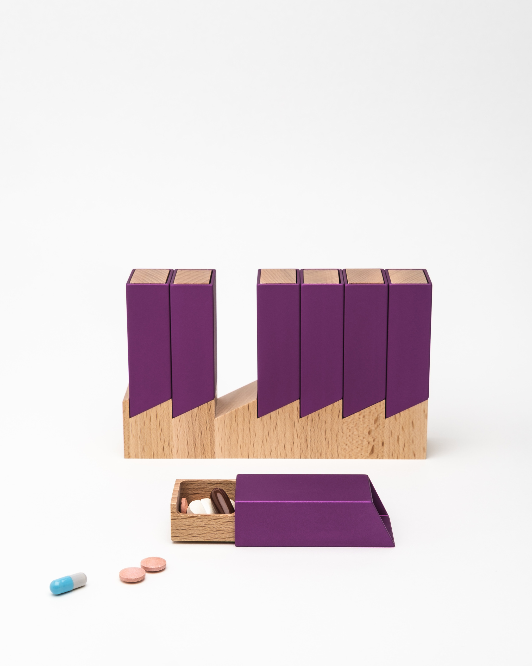 Monolith 2 Pillendose Woche Lila, Buche