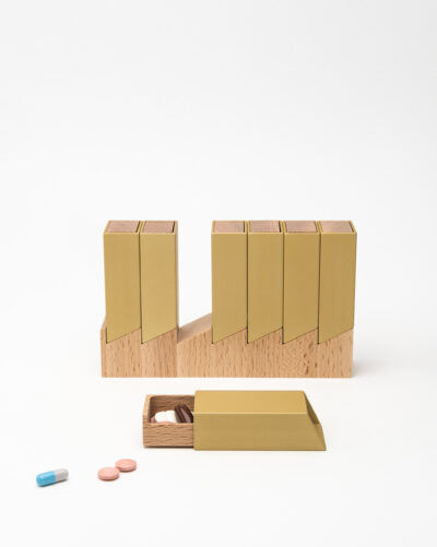 Monolith 2 Pillendose Woche Gold, Buche
