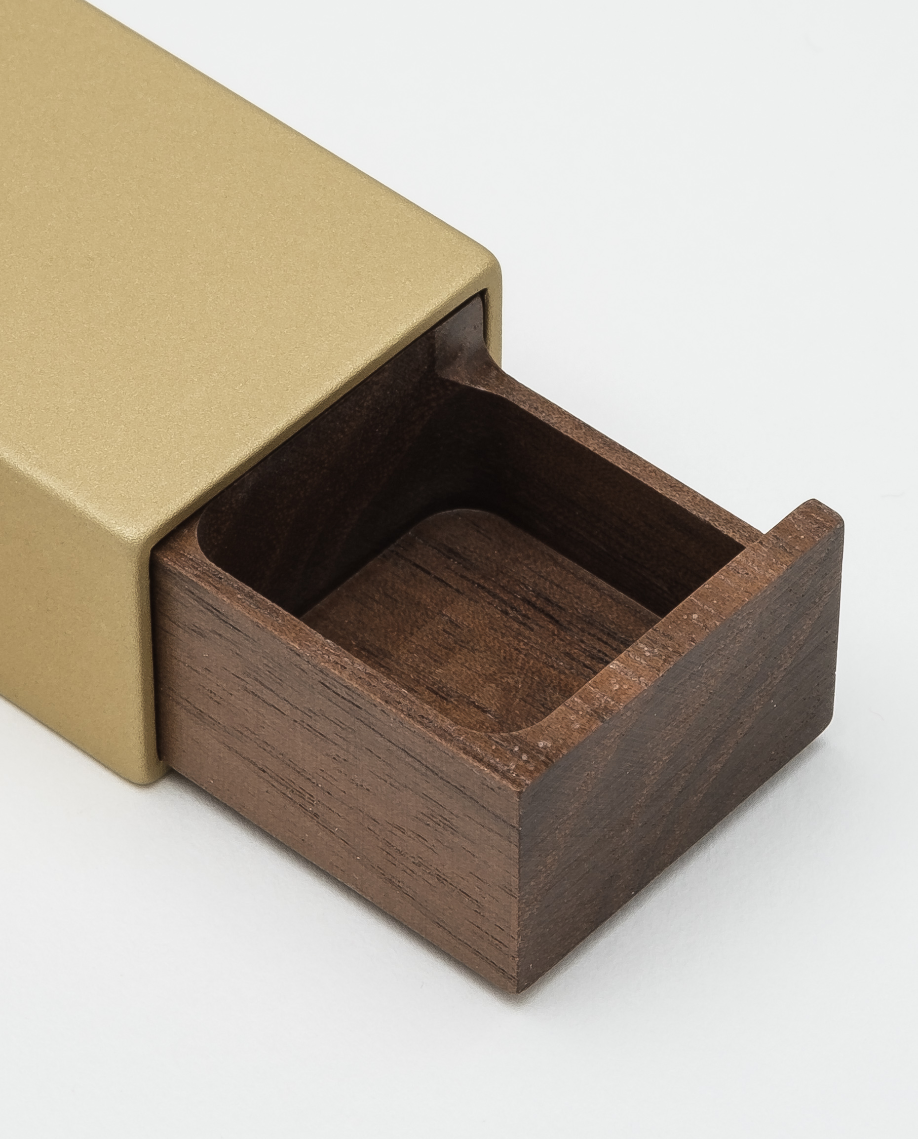 Monolith 2 Pillendose Woche Gold, Nuss – Bild 8