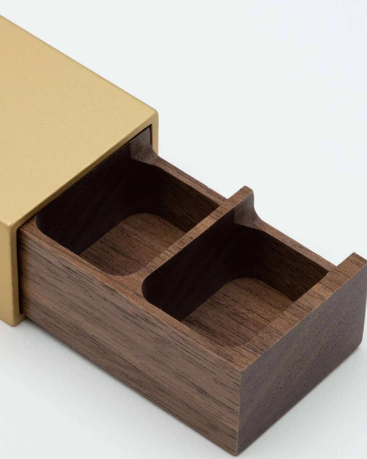 Monolith L Pillendose in Gold, Nuss – Bild 3