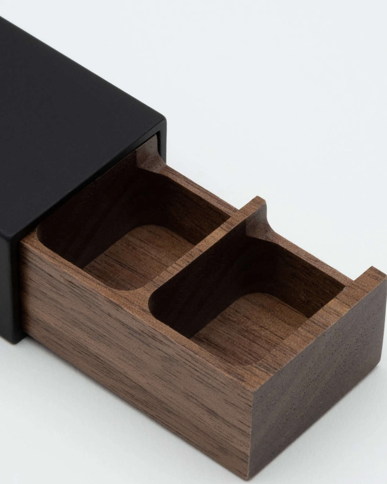 Monolith L Pillendose in Schwarz, Nuss – Bild 3