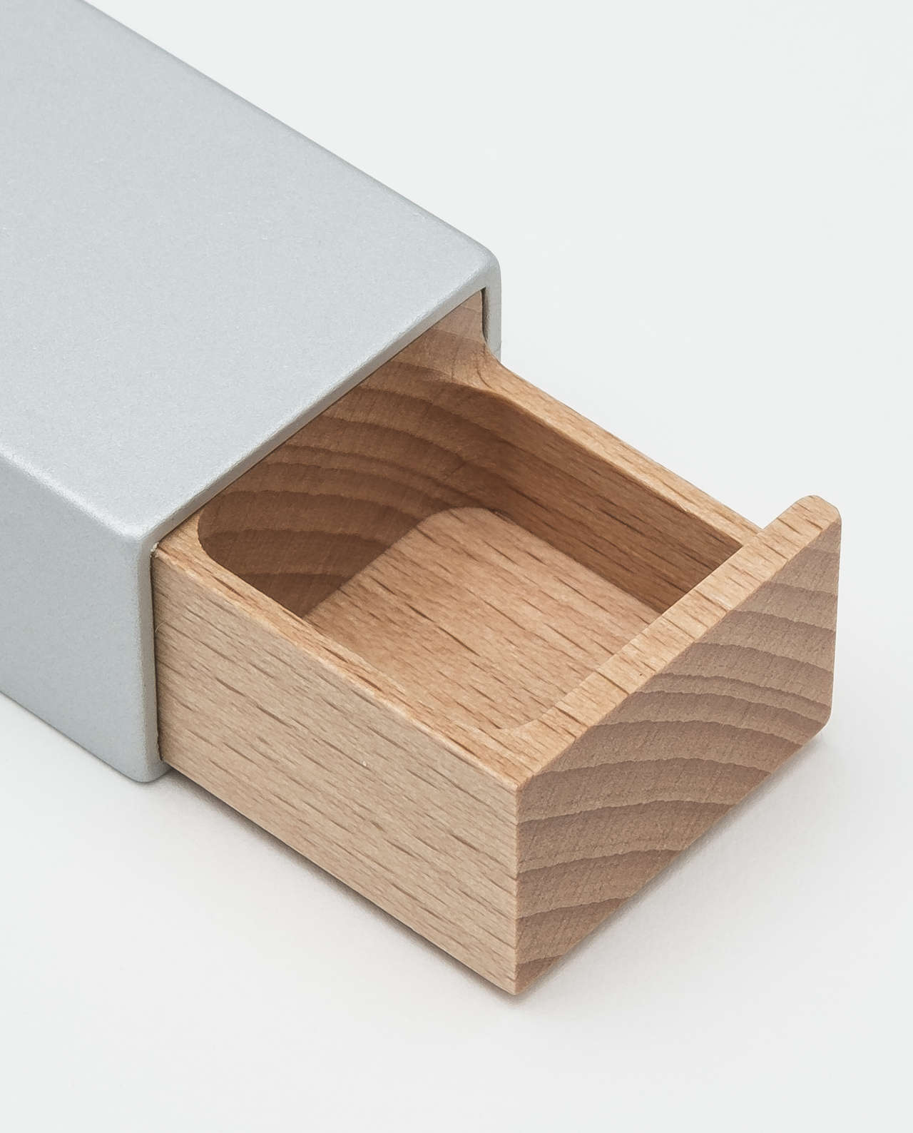 Monolith L pillbox in silver, beech - Image 4