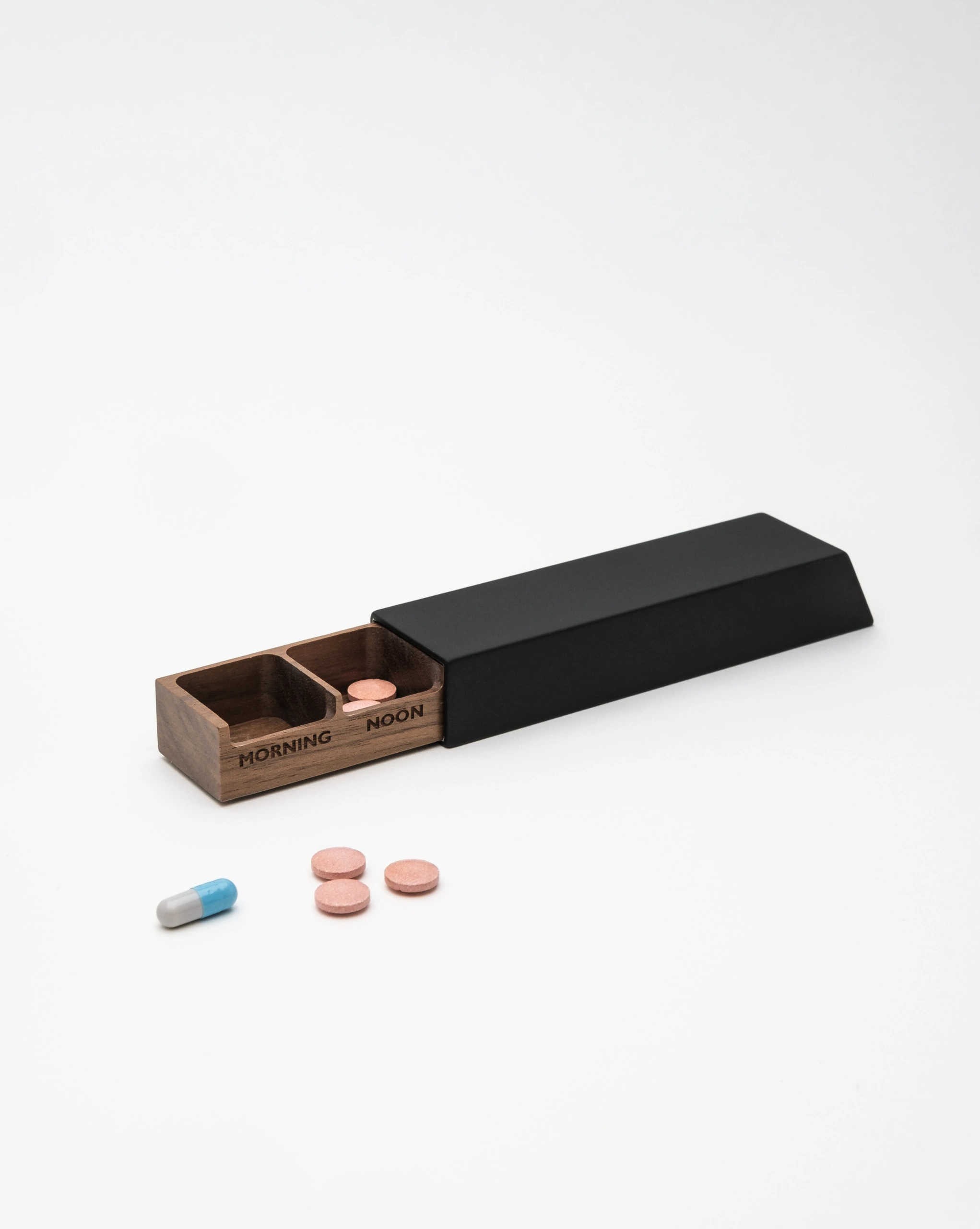 Monolith 4 Pillendose Woche Schwarz, Nuss – Bild 2