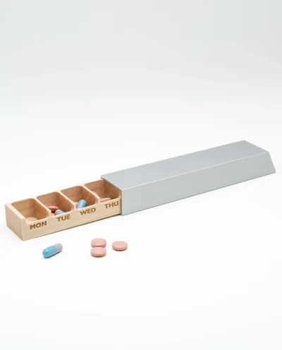 Monolith L pillbox in silver, maple