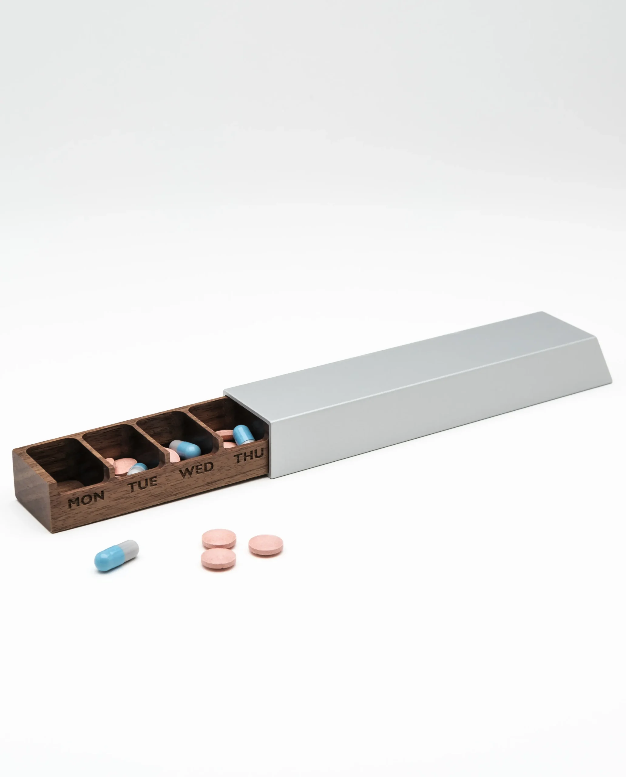 Monolith L pillbox in silver, walnut