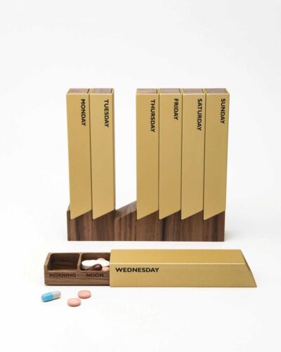 Monolith 4 Pillbox Week Gold Walnut